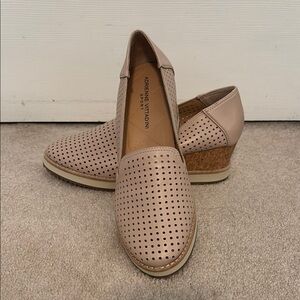 Adrienne Vittadini Tan Wedge Shoes with Chic Design